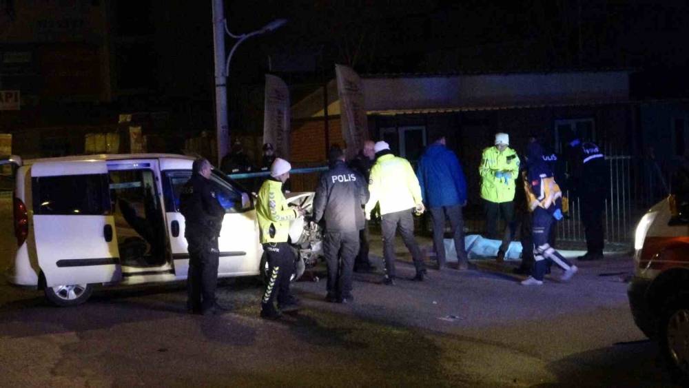 Malatya&rsquo;da kaldırımda y&uuml;r&uuml;yen 2 gencin &ouml;l&uuml;m&uuml;ne neden olan s&uuml;r&uuml;c&uuml;ye 40 yıl hapis
