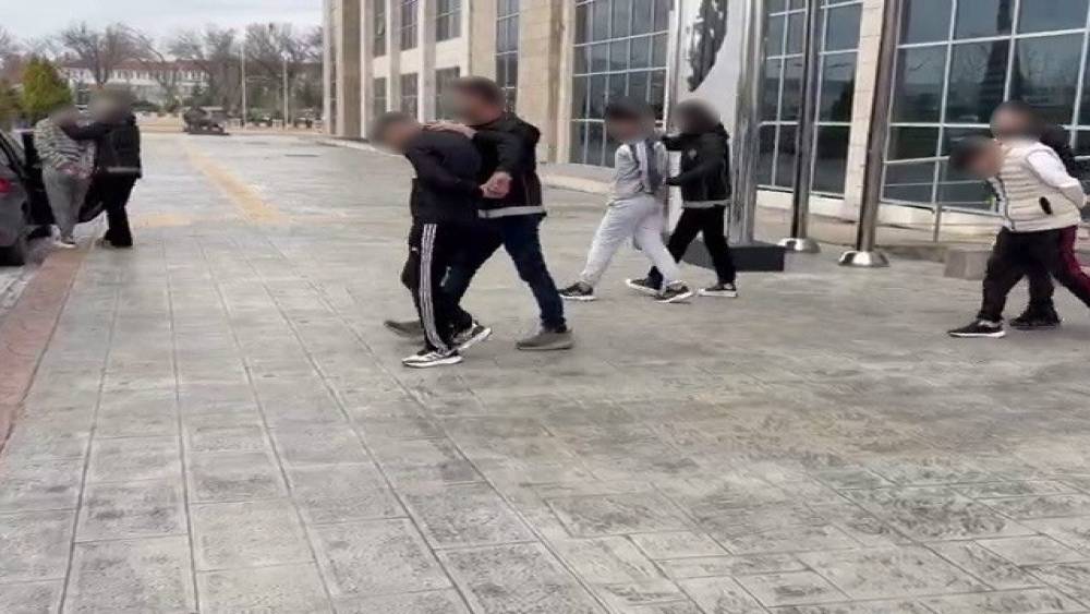 Sentetik uyuşturucuyla yakalanan 4 tacir tutuklandı
