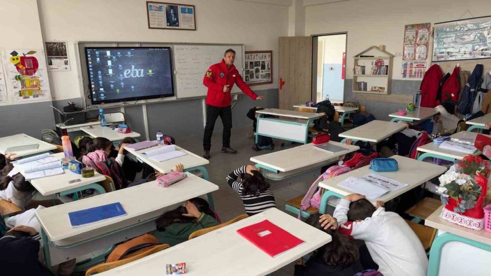 JAK’tan öğrencilere 