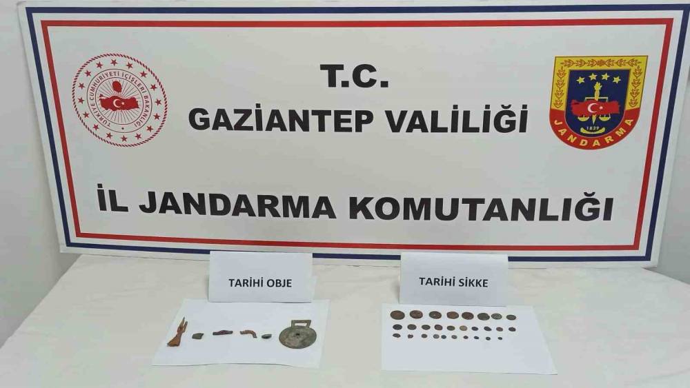 Gaziantep’te 28 adet sikke ele geçirildi: 3 gözaltı
