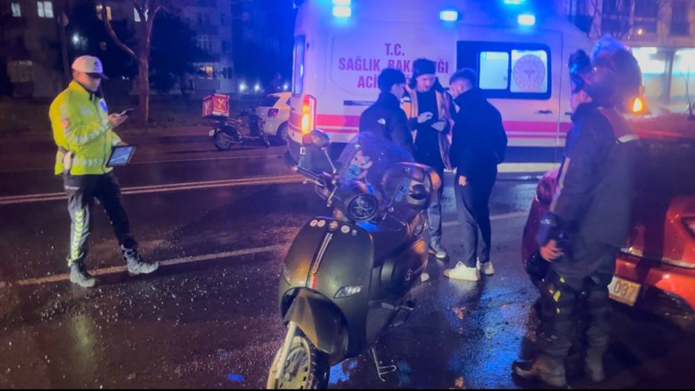 &Ccedil;orlu&rsquo;da &ccedil;ukura dalan motosikletli yaralandı
