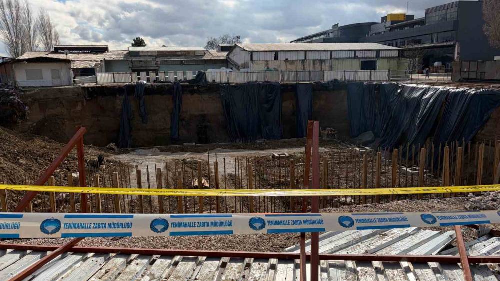 Ankara&rsquo;da inşaat alanında g&ouml;&ccedil;&uuml;k altında kalan iş&ccedil;i hayatını kaybetti
