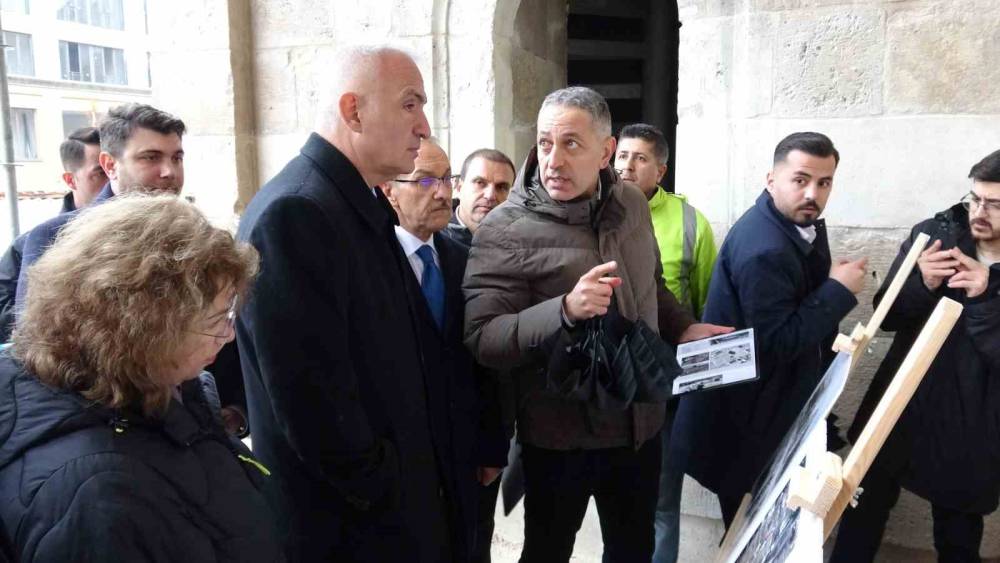 Bakan Ersoy, Malatya&rsquo;da onarımı s&uuml;ren k&uuml;lt&uuml;r varlıklarını inceledi
