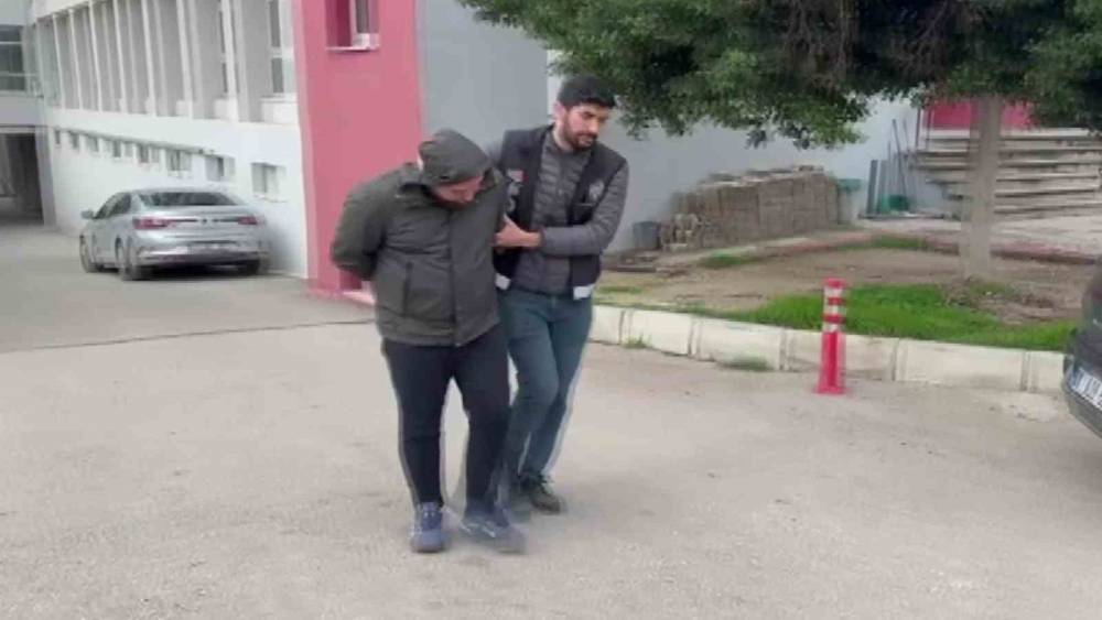 Adana&rsquo;da 23 milyon TL değerinde ka&ccedil;ak sigara ele ge&ccedil;irildi
