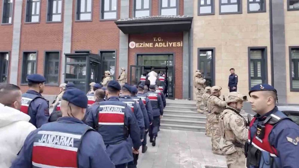 &Ccedil;anakkale&rsquo;de su&ccedil; &ouml;rg&uuml;t&uuml; &ccedil;&ouml;kertildi: 19 kişi yakalandı
