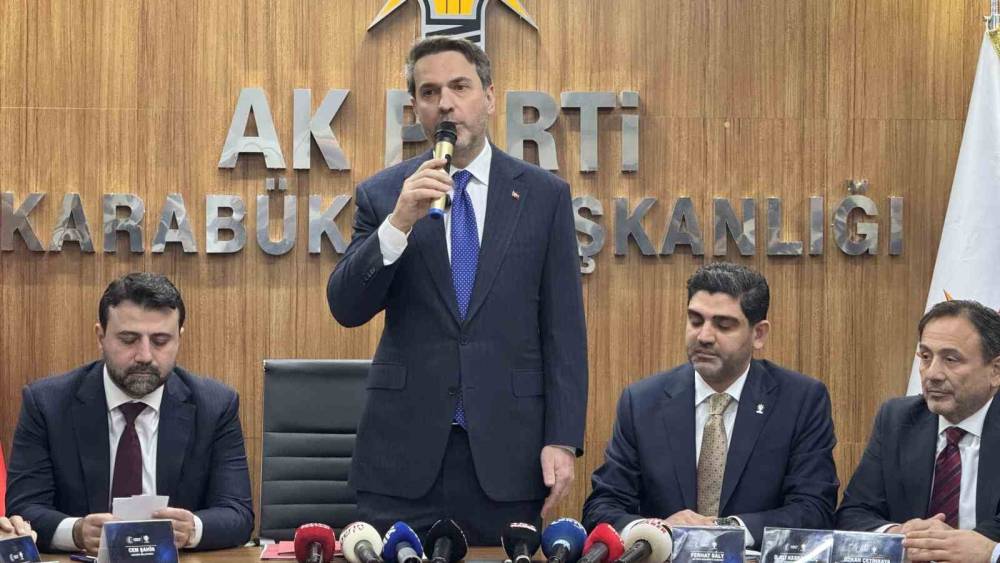 Bakan Bayraktar&rsquo;dan Karab&uuml;k&rsquo;te m&uuml;jde: "3 Nisan&rsquo;ı sanayi g&uuml;n&uuml; ilan etme hedefimiz var"
