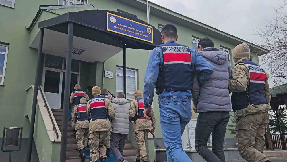 Erzurum&rsquo;da ka&ccedil;ak g&ouml;&ccedil;men operasyonu
