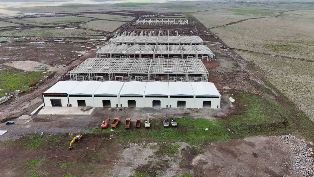 Orta Doğu&rsquo;da &ccedil;atışmaya rağmen &uuml;lkede &rsquo;Ter&ouml;rs&uuml;z T&uuml;rkiye&rsquo; s&uuml;reci: Diyarbakırlı iş adamı kentinde milyarlık yatırımı s&uuml;rd&uuml;r&uuml;yor
