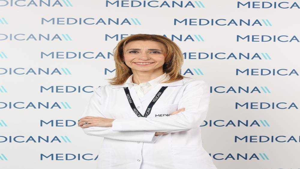 "Makyaj yaparken g&ouml;z sağlığınızdan olmayın"
