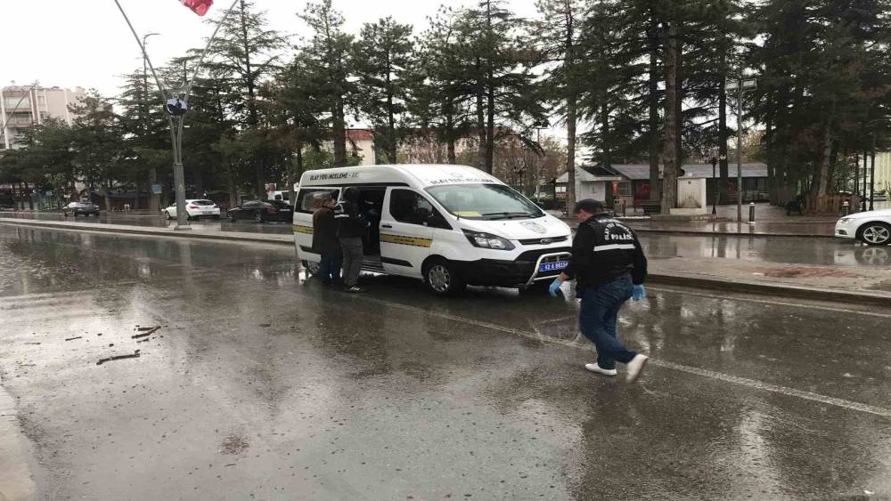 Konya&rsquo;da motosikletlerle kuyumcu soygunu
