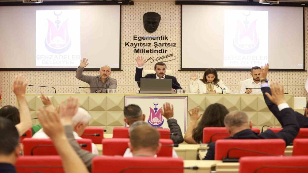 Şehzadeler Meclisi&rsquo;nde 18 karar birden
