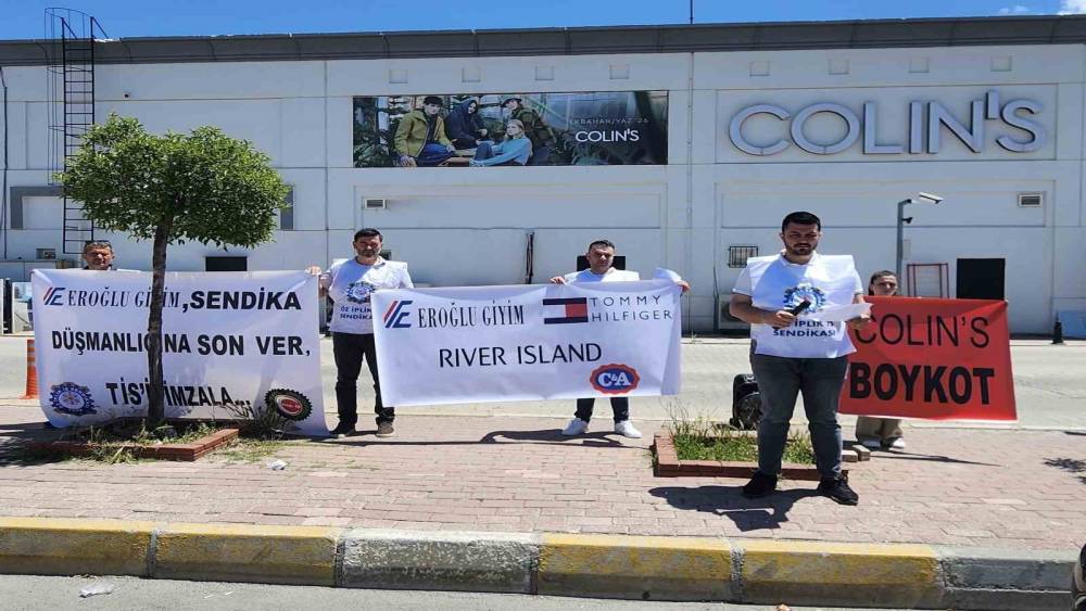 &Ouml;z İplik-İş&rsquo;ten Uşak&rsquo;ta Colin&rsquo;s &ouml;n&uuml;nde basın a&ccedil;ıklaması
