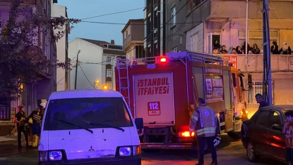 "Uzaklaştırma kararı bulunan eşin, havalandırma boşluğundan girerek evi ateşe verdiği" iddiası
