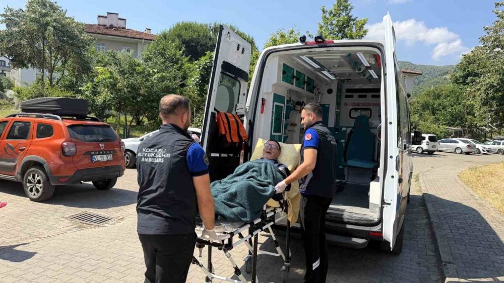90 personel ve 28 ambulansla 7 g&uuml;n 24 saat hasta nakil hizmeti
