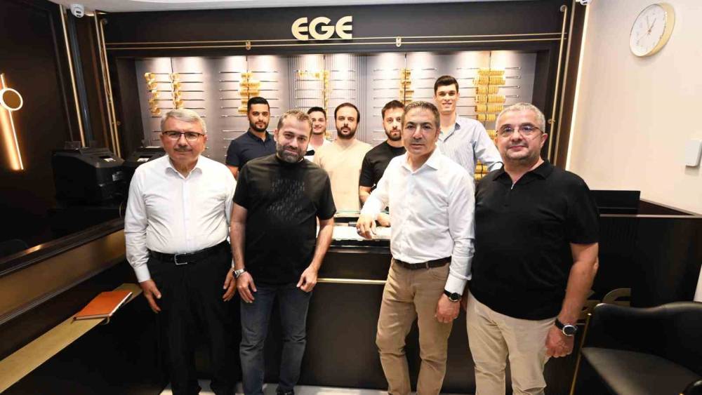 Başkan Erdoğan &uuml;ye ve esnaf ziyaretlerine devam ediyor
