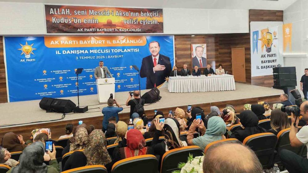 Bakan &Ccedil;ift&ccedil;i: "AK Parti&rsquo;nin istikameti milletin iradesi, hedefi T&uuml;rkiye&rsquo;nin istikbalidir"
