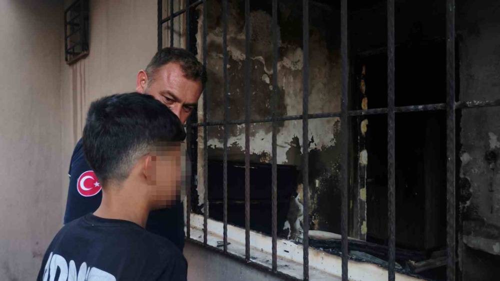 Antalya&rsquo;da 13 yaşındaki &ccedil;ocuk &ccedil;akmakla oynarken evi yaktı
