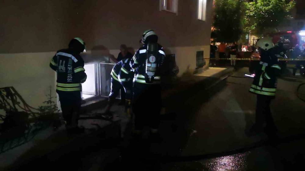 Bodrum katta &ccedil;ıkan yangın korkuttu
