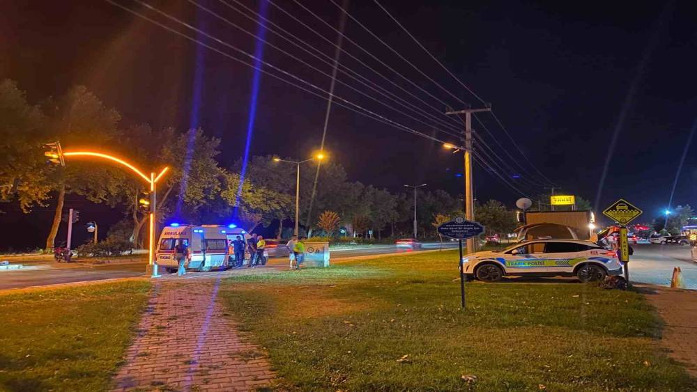 Menteşe&rsquo;de motosikletliye arkadan &ccedil;arpıp ka&ccedil;tı
