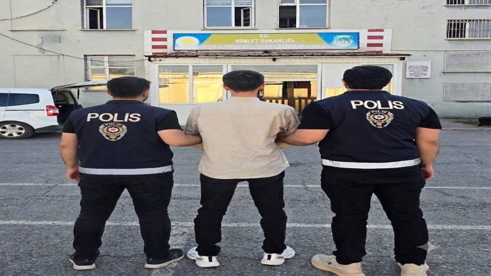 Muş&rsquo;ta 8 yıl 3 ay hapis cezasıyla aranan h&uuml;k&uuml;ml&uuml; yakalandı
