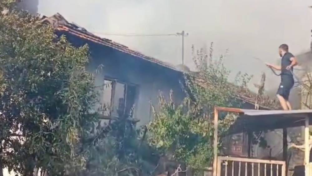 K&uuml;tahya&rsquo;da ev yangını: Tek katlı ev k&uuml;le d&ouml;nd&uuml;
