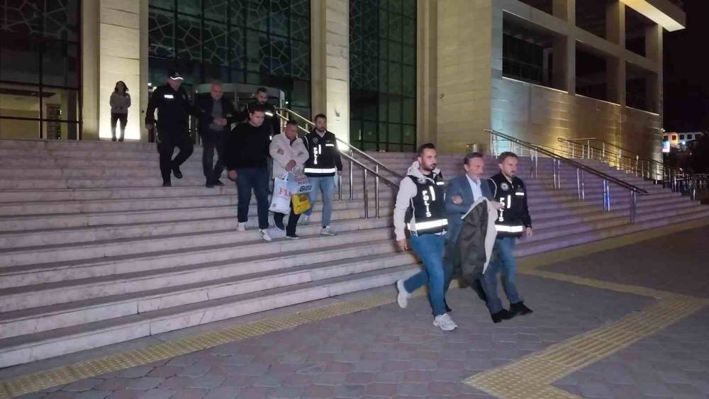Kırıkkale Belediyesine y&ouml;nelik r&uuml;şvet soruşturmasında 3 personel tutuklandı
