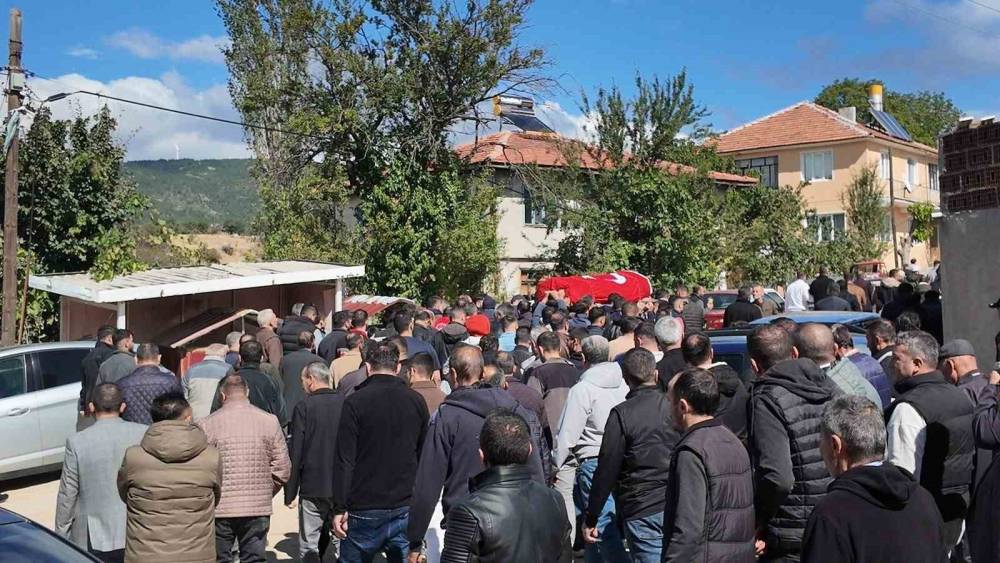 Soma&rsquo;daki g&ouml;&ccedil;&uuml;kte hayatını kaybeden iş&ccedil;i son yolculuğuna uğurlandı

