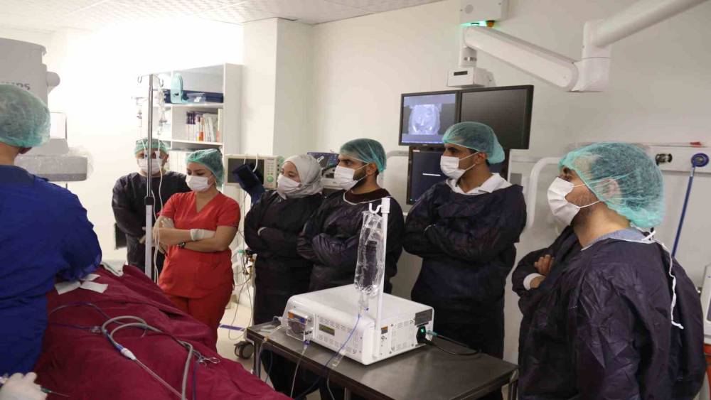 Yabancı doktorlar tecrübe için Türk doktorlarını seçti
