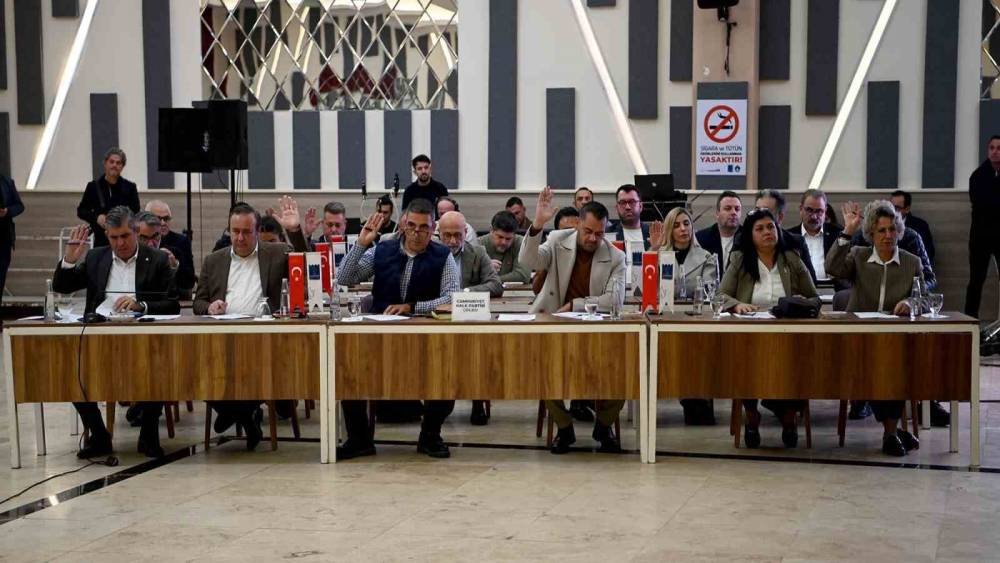 Kuşadası Belediye Meclisi yılın son toplantısını yaptı
