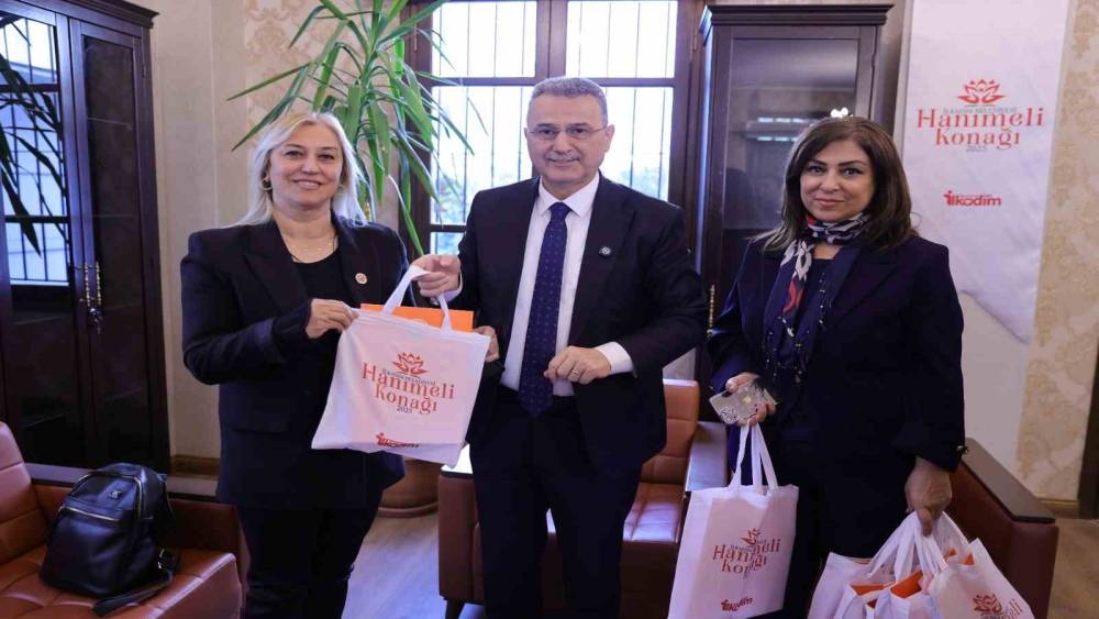 ’İlkadım’ın kadın muhtarları çalışıyor’
