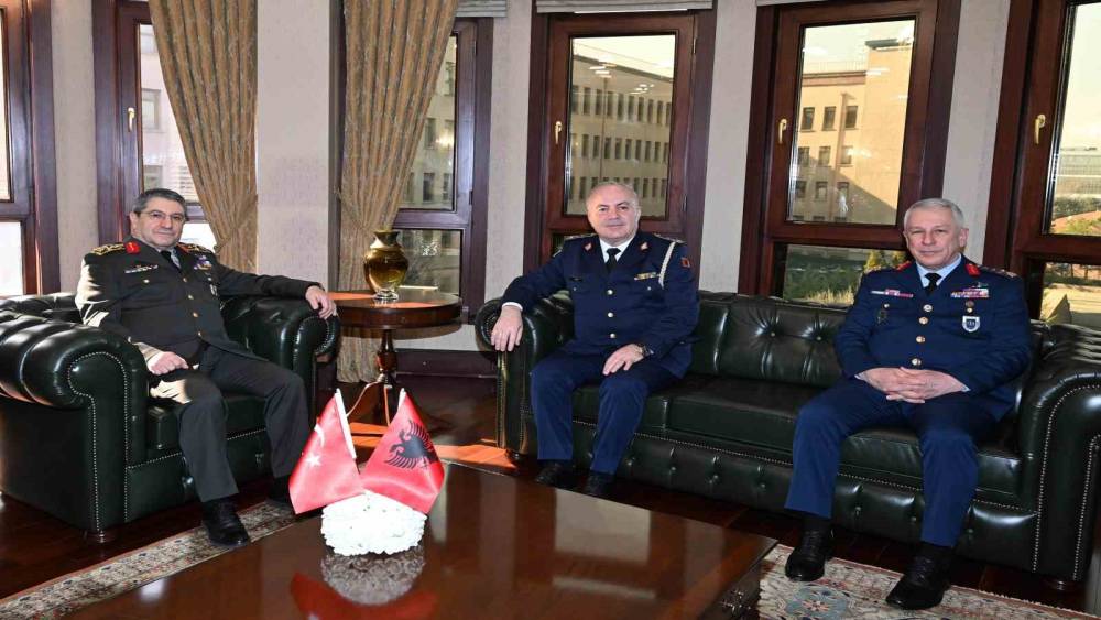 Genelkurmay Başkanı Bayraktaroğlu, Arnavutluk Hava Kuvvetleri Komutanı Dimo&rsquo;yu kabul etti
