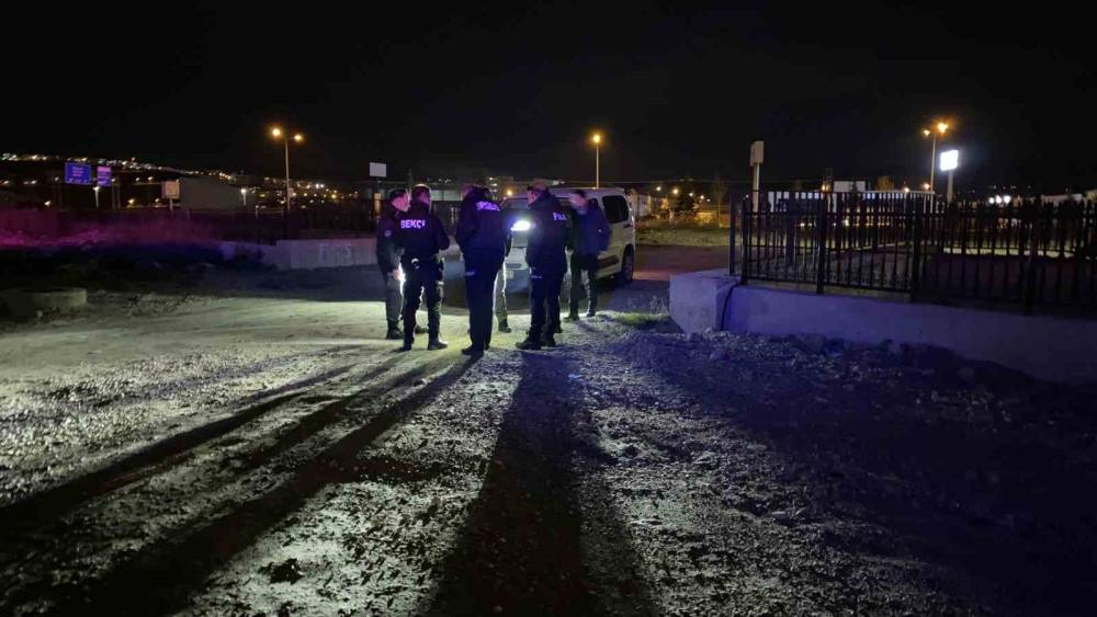 &Ouml;nce darbettiler, ardından tabancayla vurup ka&ccedil;tılar: 1 ağır yaralı
