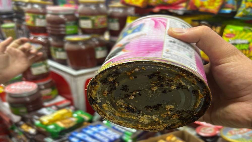 CİMER şikayeti sonrası zabıta baskını: Markette 4 kamyonet dolusu &uuml;r&uuml;ne el konuldu
