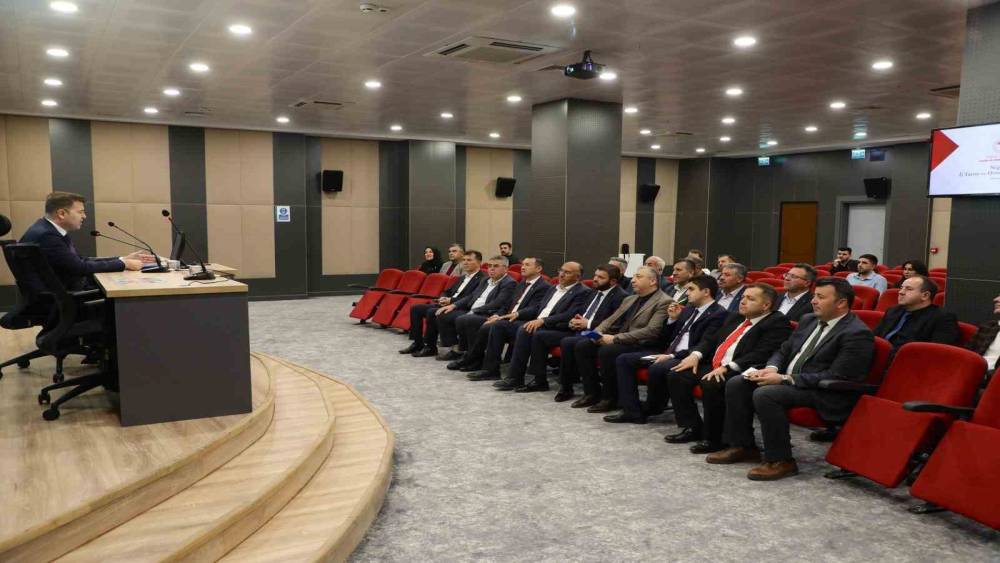 Niğde&rsquo;de sanayilik patates &uuml;retimi masaya yatırıldı
