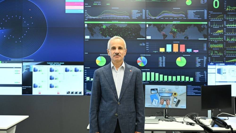 Bakan Uraloğlu: "2025 yılının son &ccedil;eyreğinde mobil cepten internet abone sayısı 75,6 milyon seviyesine ulaştı"
