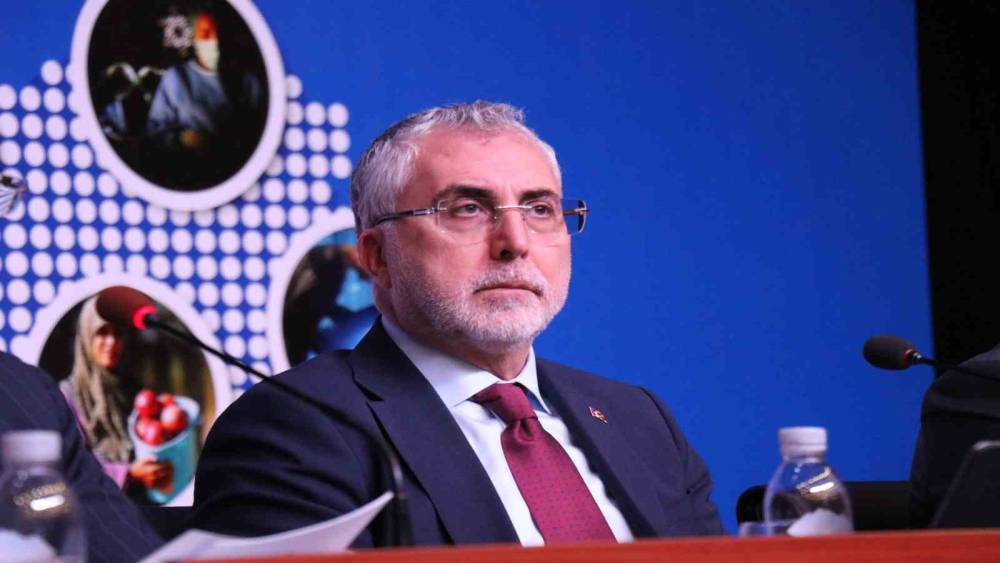 Bakan Işıkhan, gen&ccedil;leri heyecanlandıran m&uuml;jdeleri ardı ardına verdi
