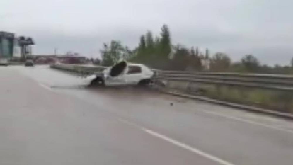 Ara&ccedil;ları yavaşlatmak isterken feci kazayı saniye saniye g&ouml;r&uuml;nt&uuml;ledi
