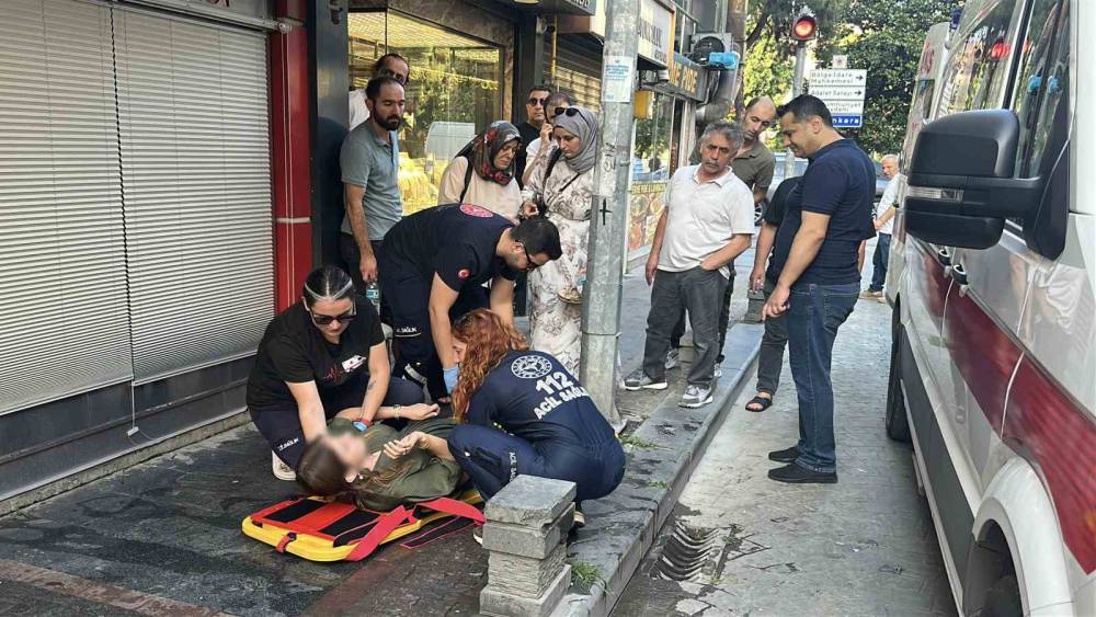 Samsun&rsquo;da ıslak zeminde d&uuml;şen gen&ccedil; kadın hastaneye kaldırıldı
