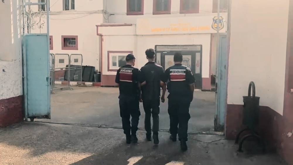 Batman yediemin otoparkından 2 motosiklet &ccedil;alan &ccedil;ocuk tutuklandı
