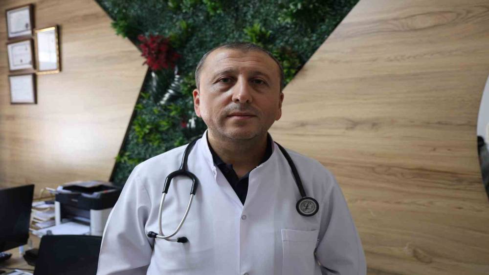 G&ouml;ğ&uuml;s Hastalıkları Uzmanı Erden: "Klima &ouml;n&uuml;nde serinleyeyim derken hayatı tehdit eden hastalıklarla karşılaşılabilinir"
