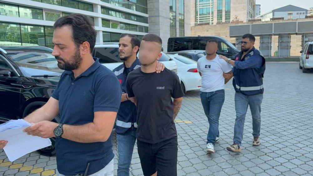 Samsun&rsquo;da g&uuml;r&uuml;lt&uuml; kavgasında kan aktı: 3 yaralı, 2 g&ouml;zaltı

