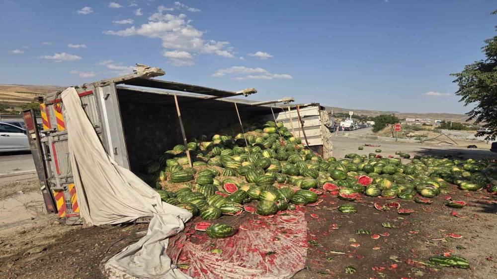 Ankara&rsquo;da iki farklı tır kazası
