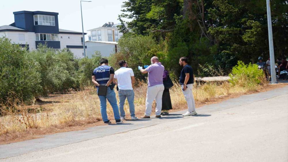 Antalya&rsquo;da 25 yaşındaki gen&ccedil; ağa&ccedil;lık alanda elleri arkadan bağlı halde &ouml;l&uuml; bulundu
