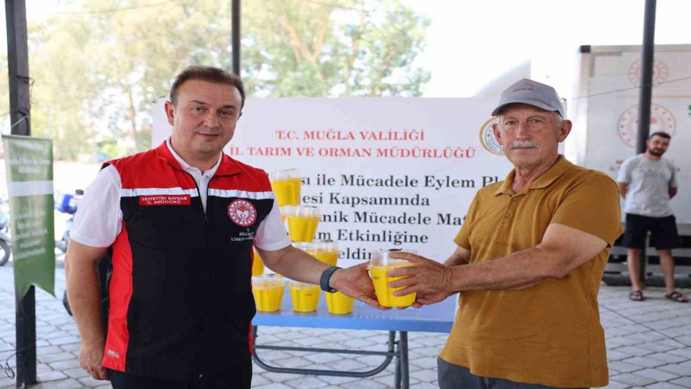 Turun&ccedil;gil &uuml;reticilerine 8 bin Akdeniz Meyve Sineği tuzağı dağıtıldı
