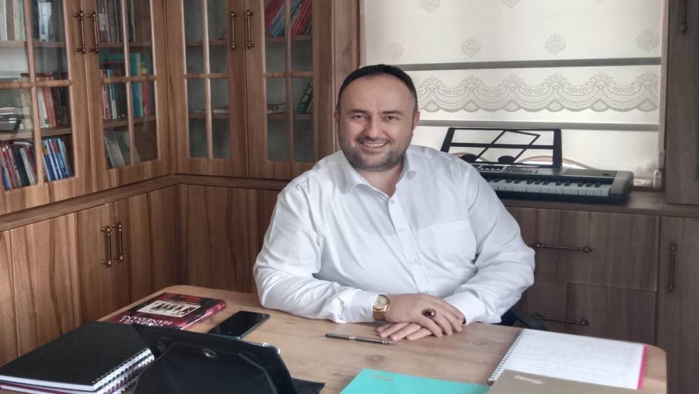 K&ouml;se, her ge&ccedil;en g&uuml;n b&uuml;y&uuml;yen Turgutlu&rsquo;nun sorunlarına dikkat &ccedil;ekti
