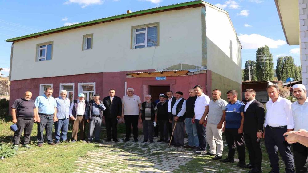 Milletvekili &Ouml;z, muhtarlarla buluştu
