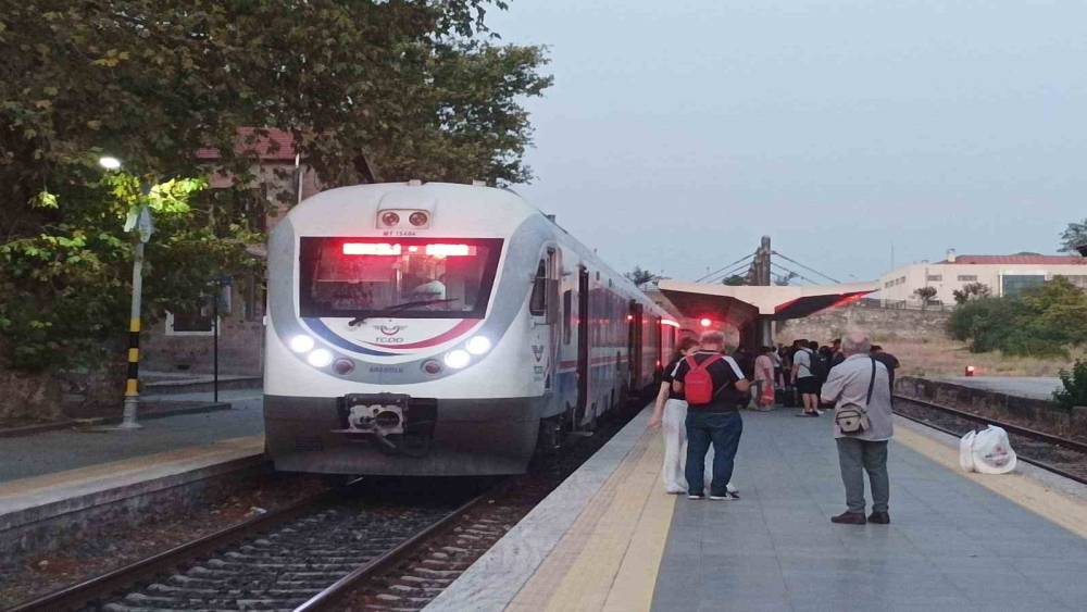 Denizli - İzmir treni arıza yaptı
