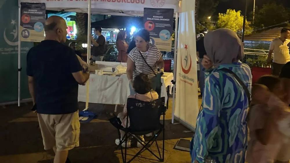 Vatandaşlar sağlıklı gelecek i&ccedil;in bilgilendirildi
