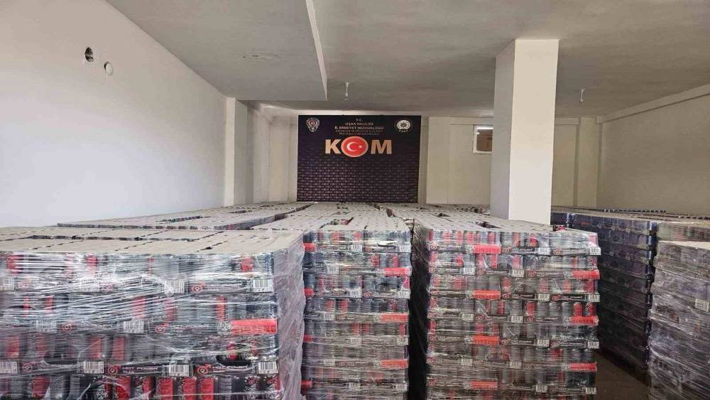 Uşak&rsquo;ta 16 bin 200 adet tarihi ge&ccedil;miş enerji i&ccedil;eceği ele ge&ccedil;irildi
