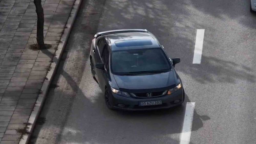 Trafik denetiminden ka&ccedil;mak isteyen s&uuml;r&uuml;c&uuml; dronla tespit edildi: Para cezası uygulandı
